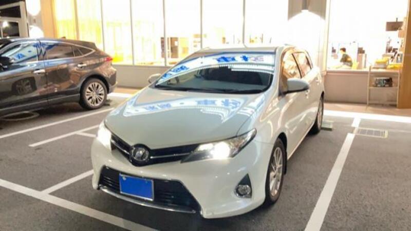 TOYOTA AURIS