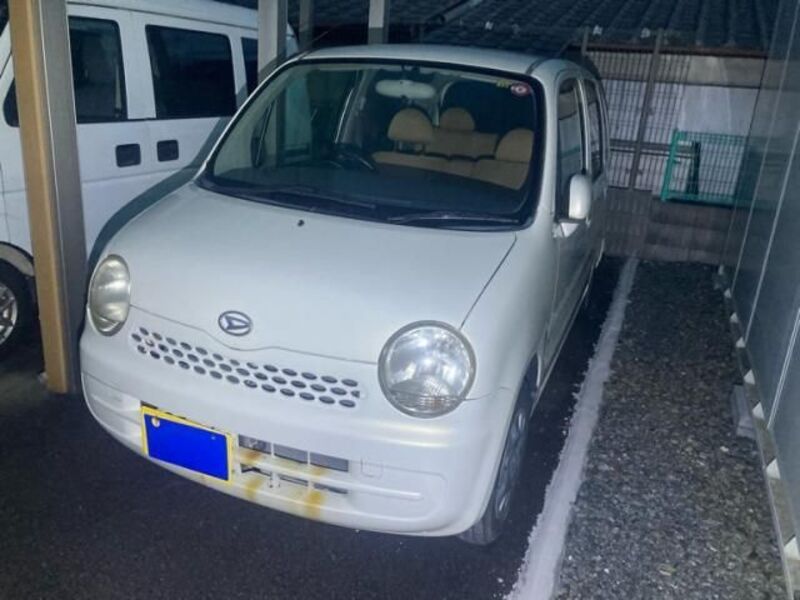 DAIHATSU MOVE LATTE