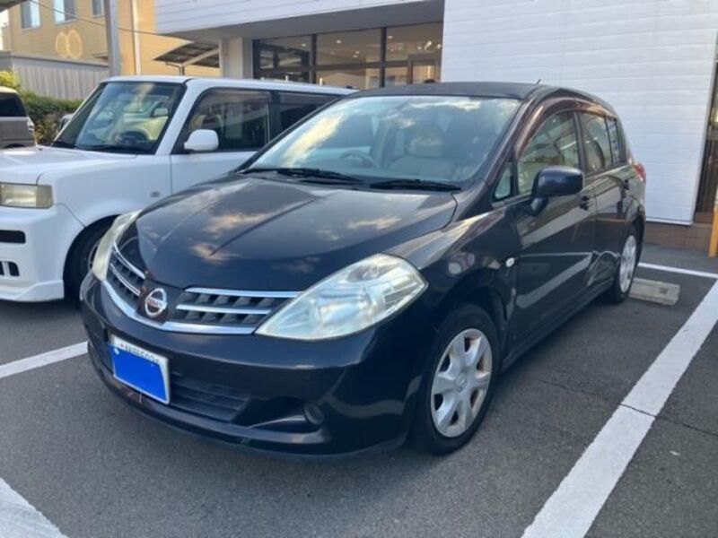 NISSAN TIIDA