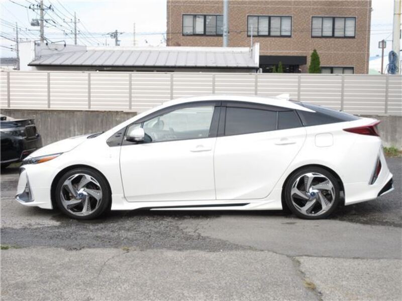 PRIUS PHV