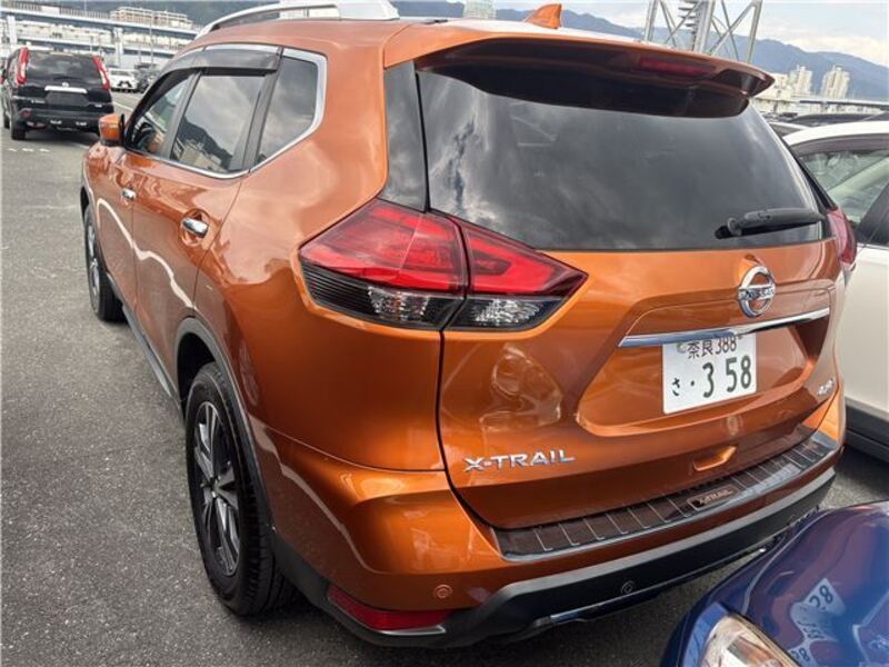 X-TRAIL