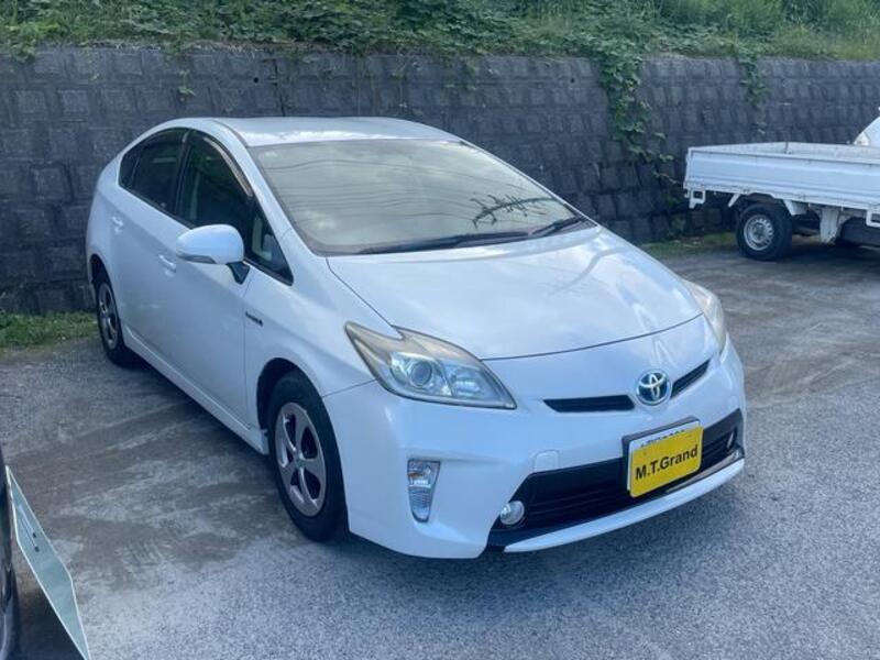 TOYOTA PRIUS