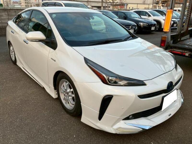 TOYOTA PRIUS