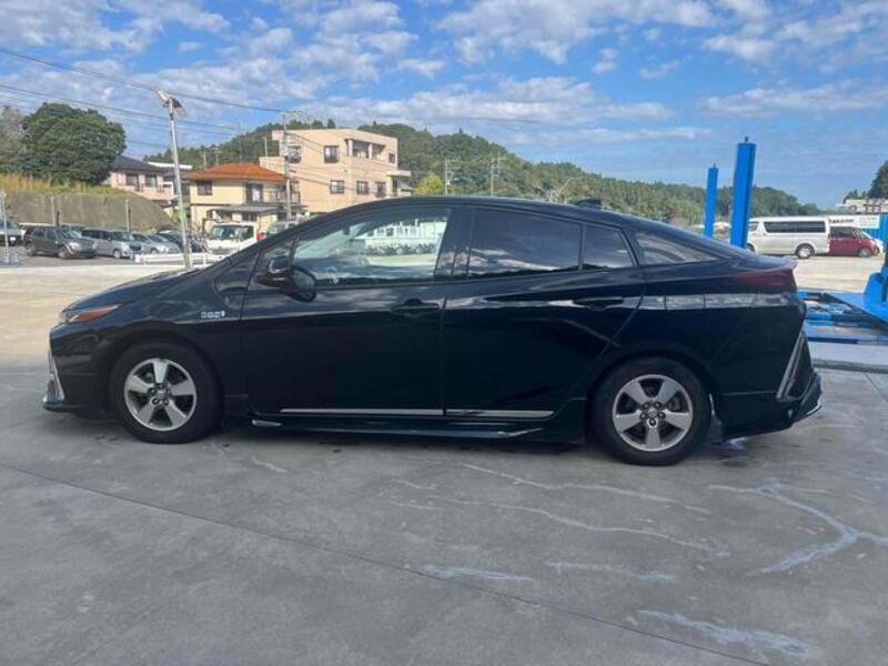 PRIUS PHV