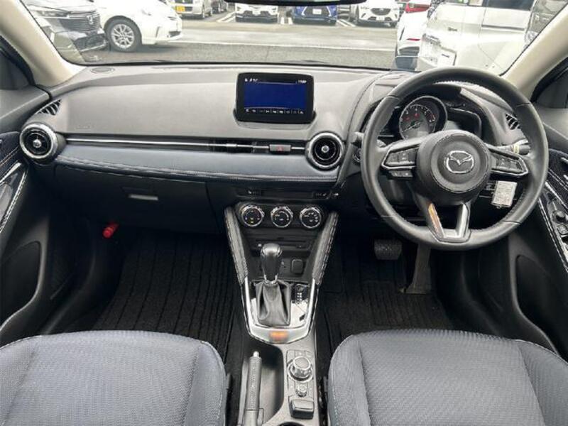 MAZDA2