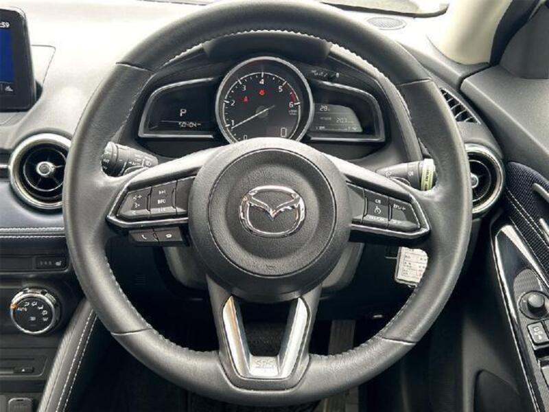 MAZDA2