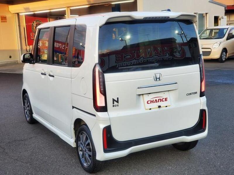 N BOX CUSTOM