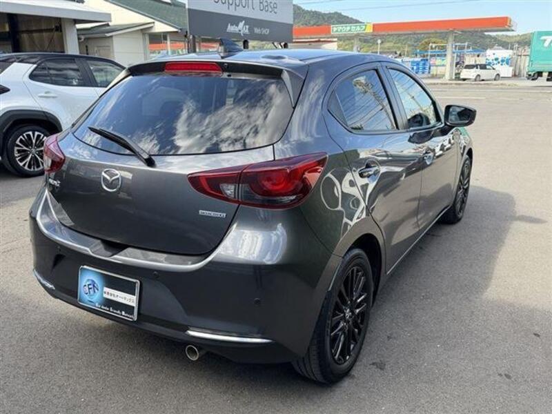 MAZDA2