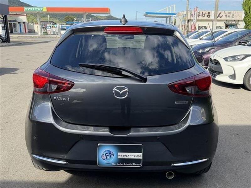 MAZDA2