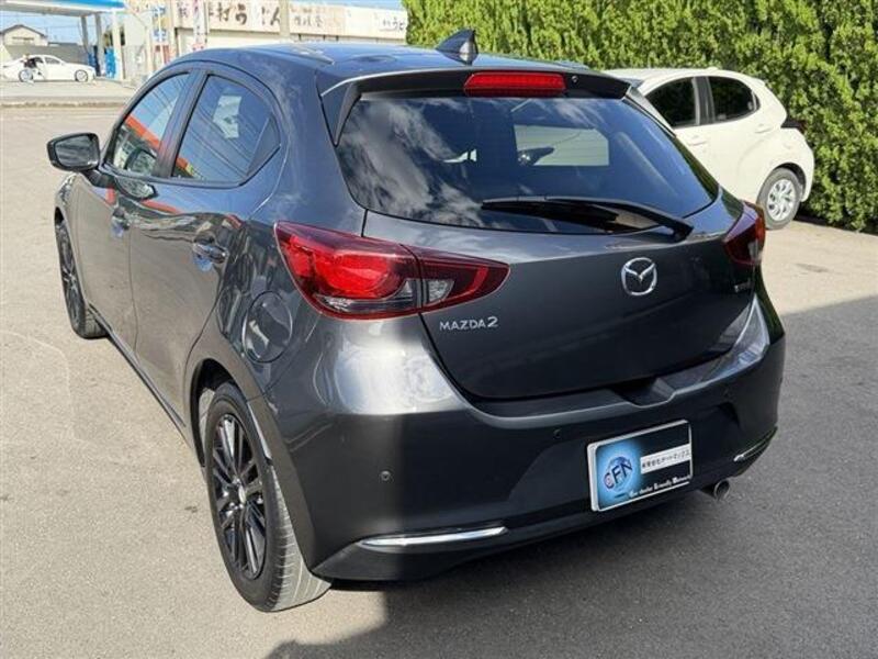 MAZDA2