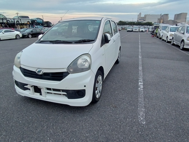 DAIHATSU Mira Es