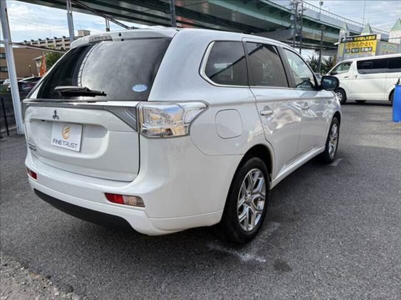 OUTLANDER PHEV