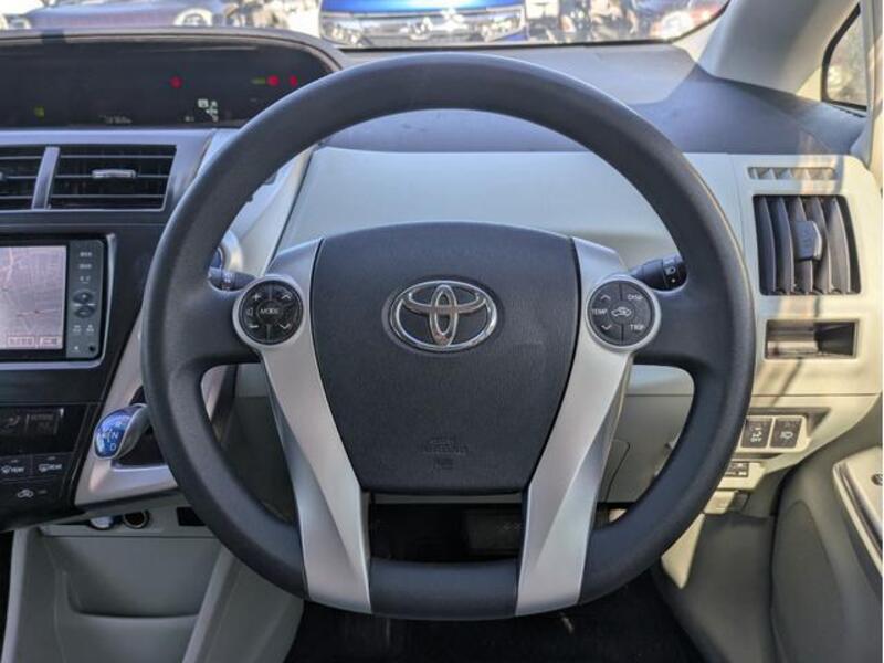 PRIUS ALPHA