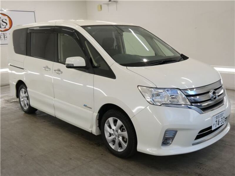 NISSAN SERENA