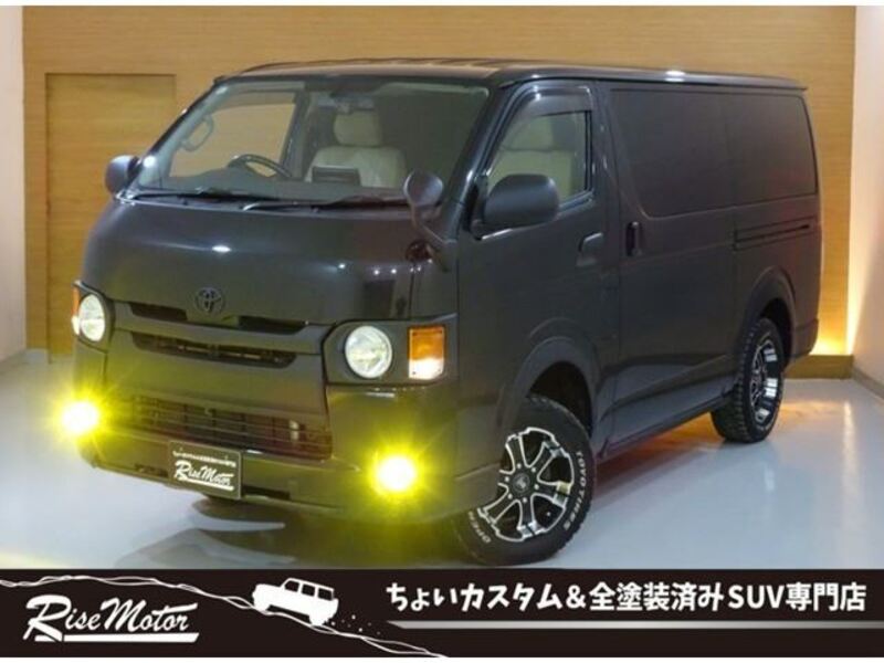TOYOTA HIACE VAN