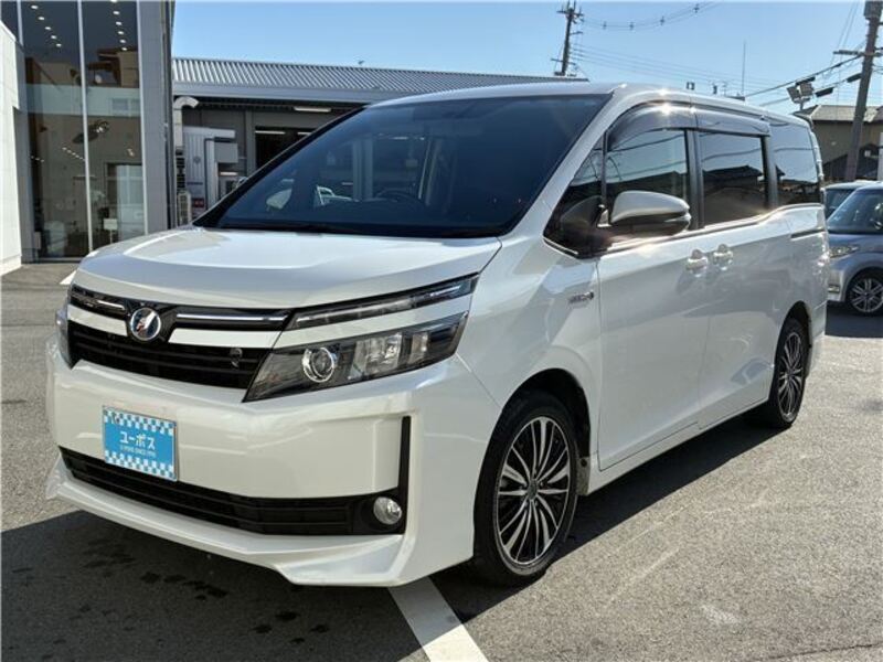 TOYOTA VOXY