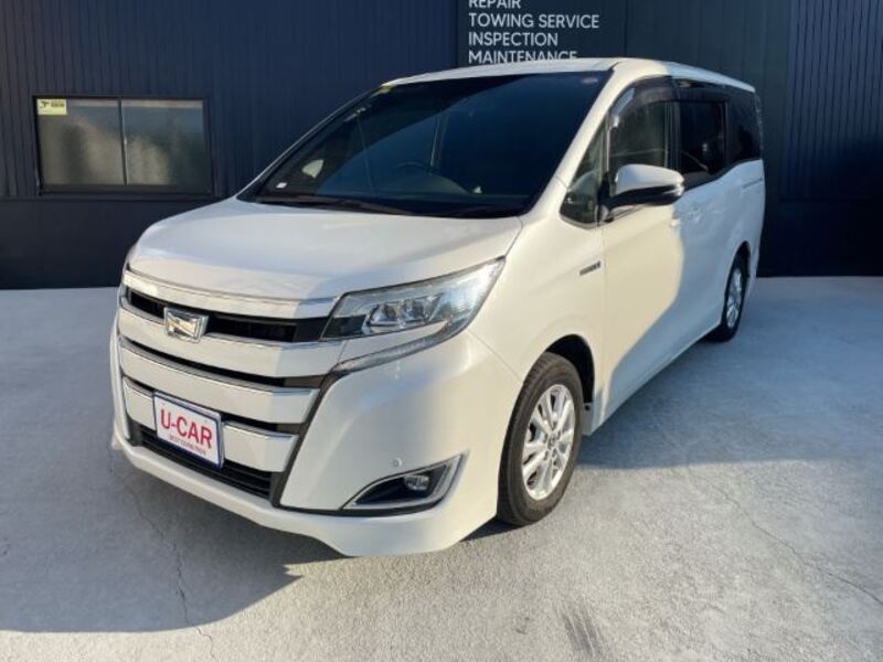 TOYOTA NOAH