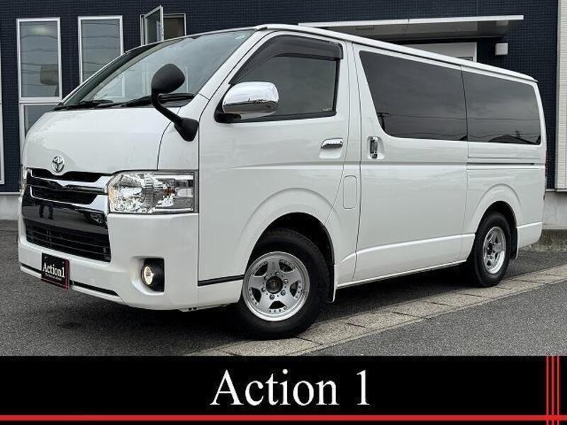 TOYOTA HIACE VAN