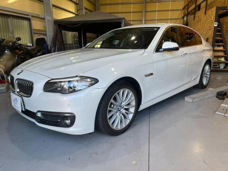 BMW 5 SERIES