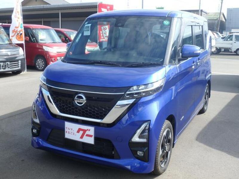 NISSAN ROOX