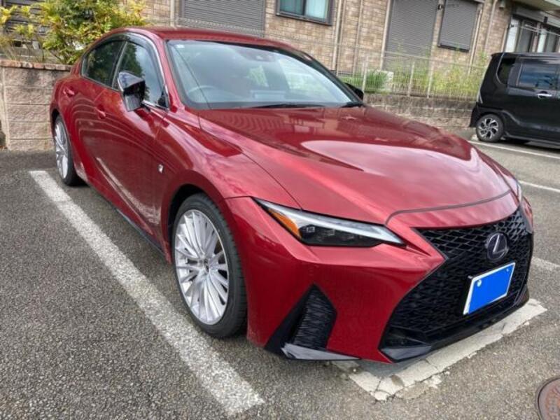 LEXUS IS