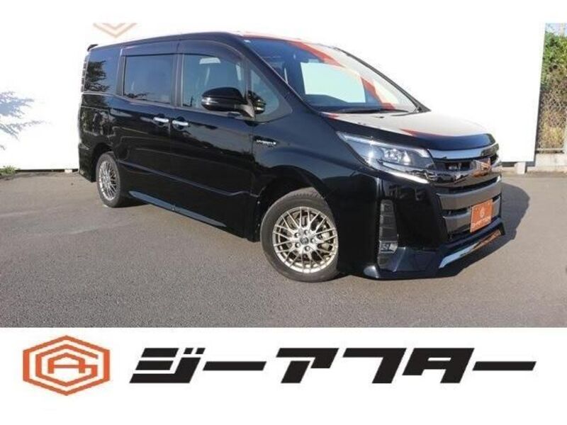 TOYOTA NOAH