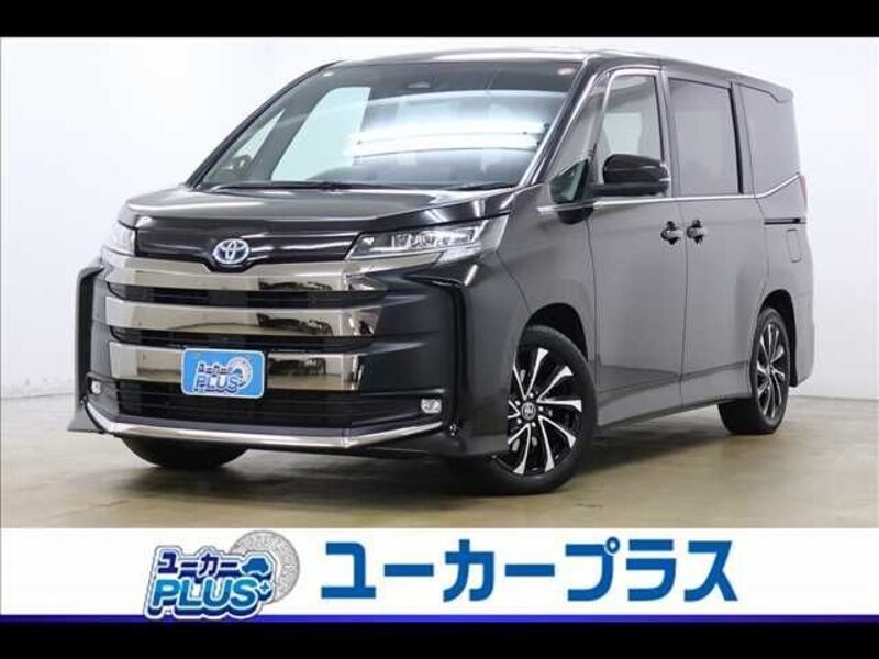 TOYOTA NOAH