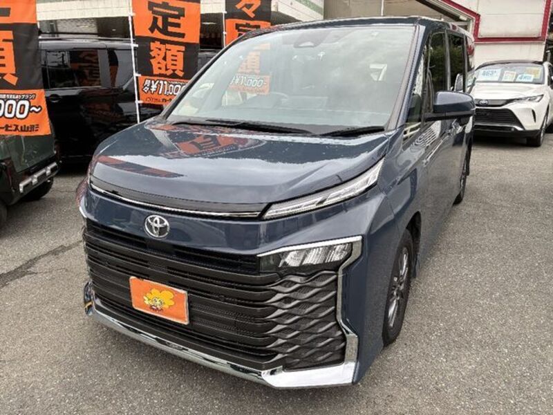 TOYOTA VOXY