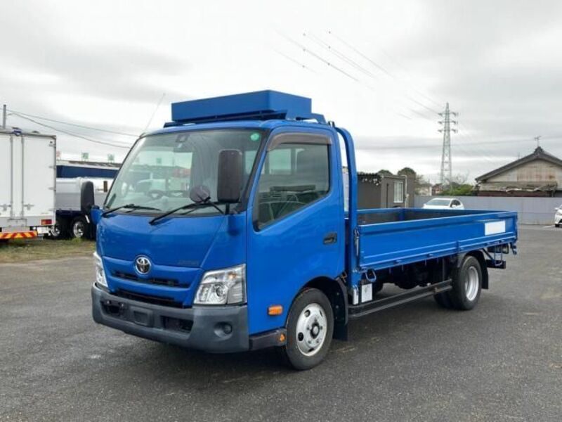 TOYOTA DYNA