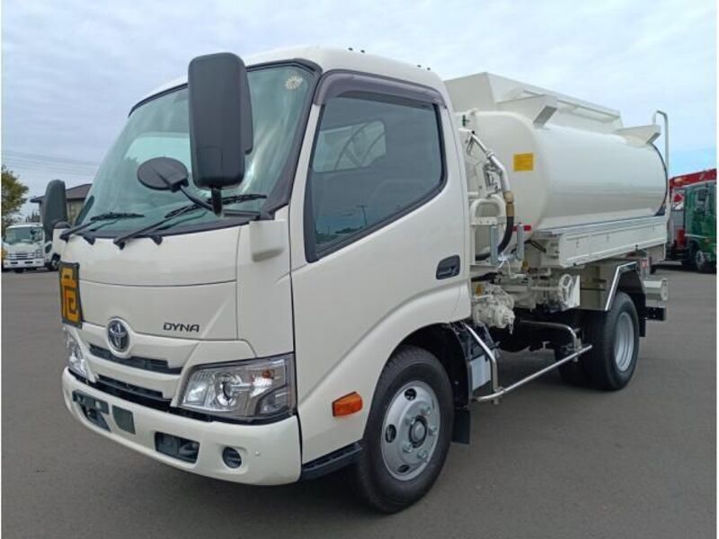 TOYOTA DYNA