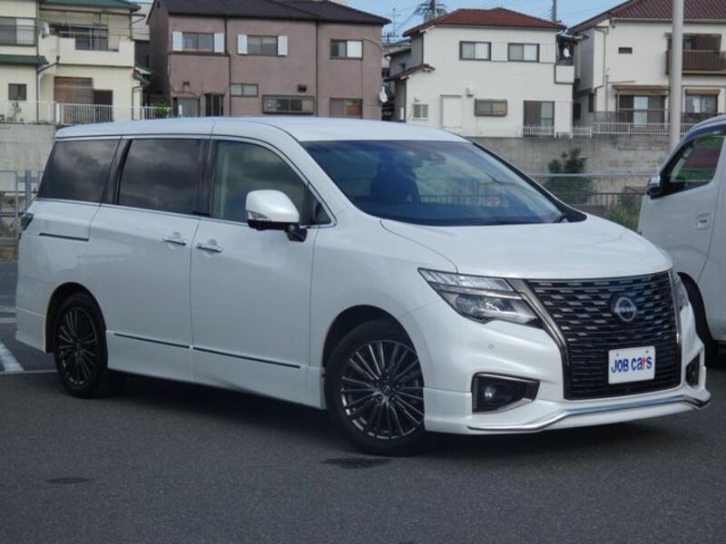 NISSAN ELGRAND