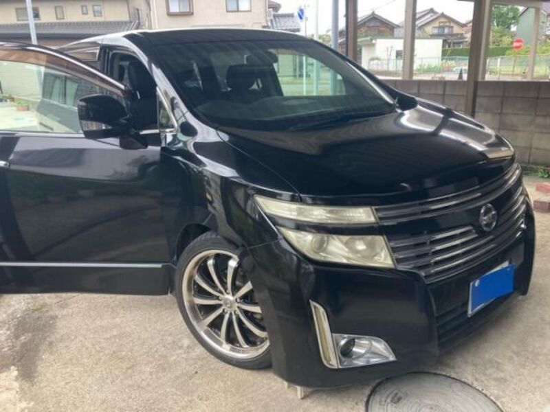 NISSAN ELGRAND