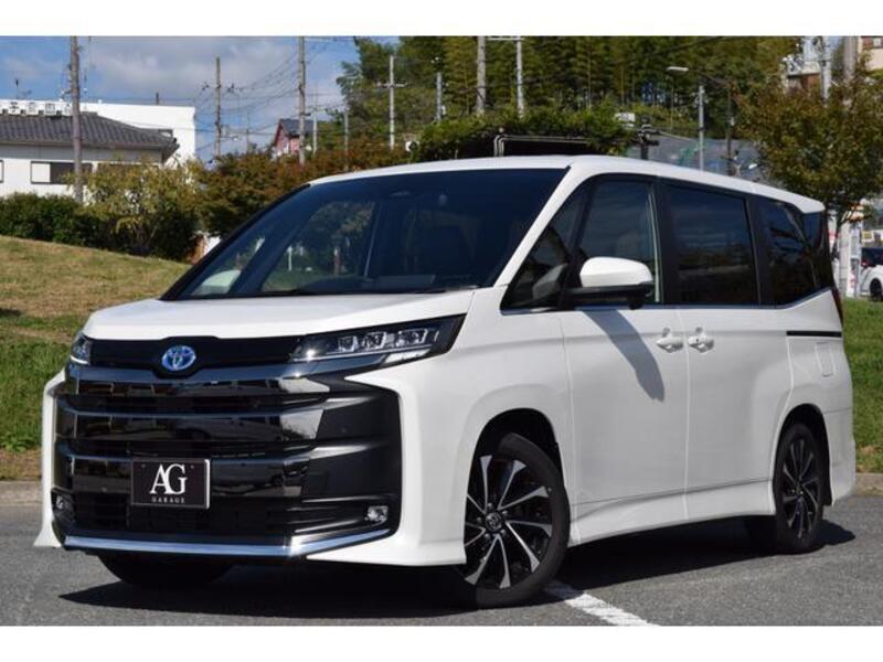 TOYOTA NOAH