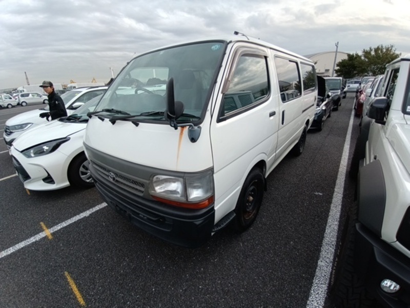 TOYOTA HIACE VAN