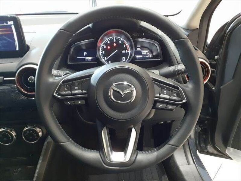 MAZDA2