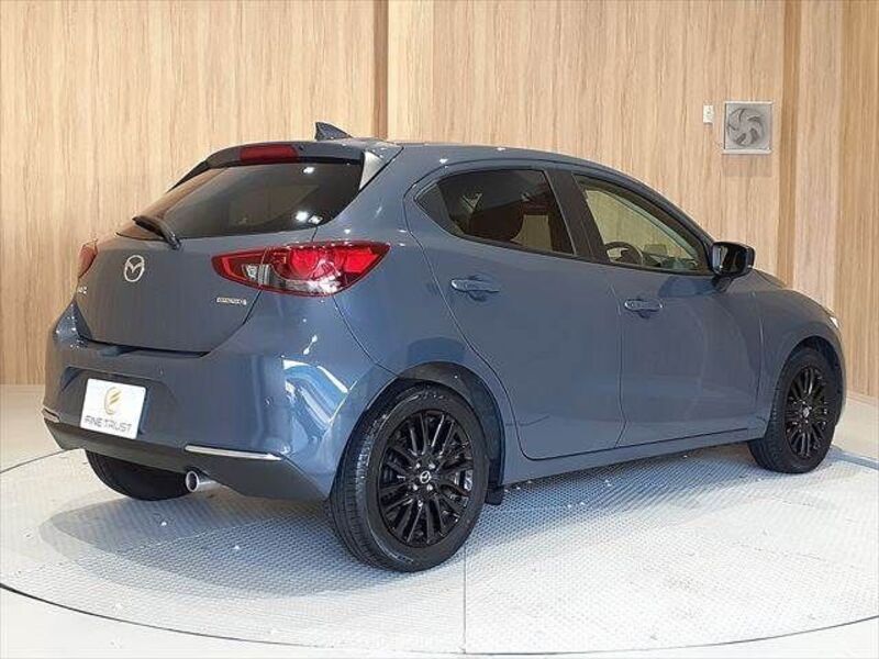 MAZDA2