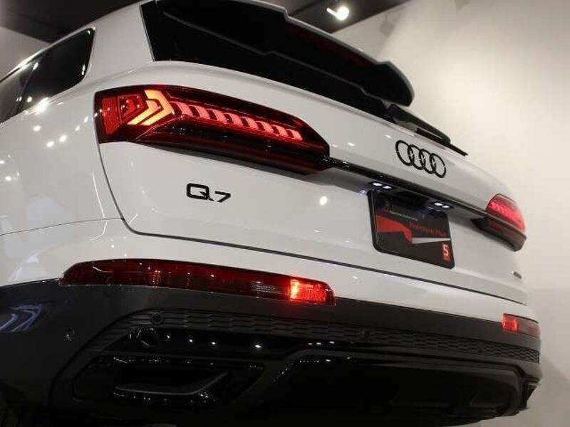 Q7