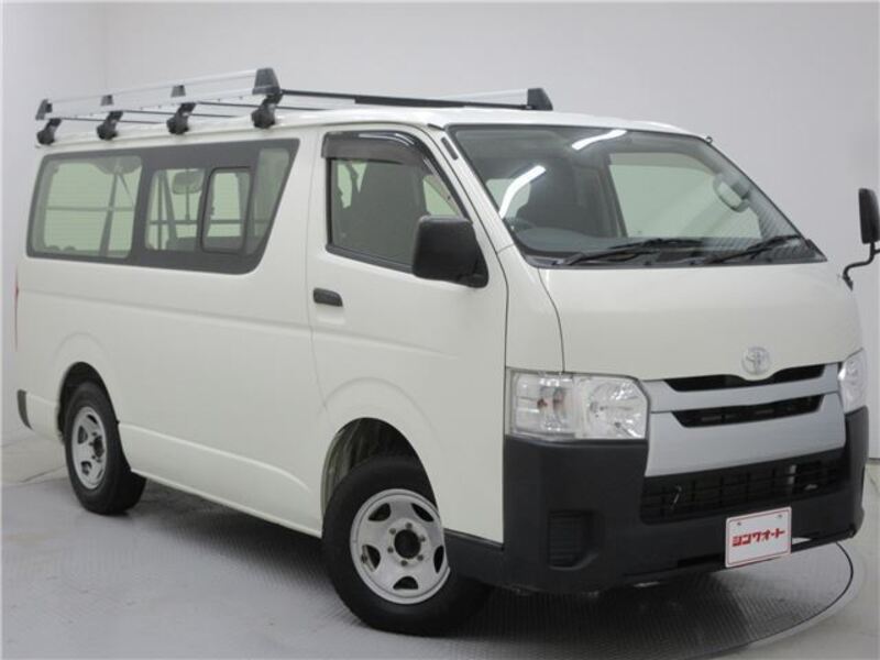 TOYOTA HIACE VAN