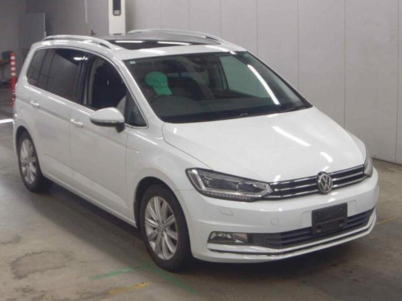 VOLKSWAGEN GOLF TOURAN
