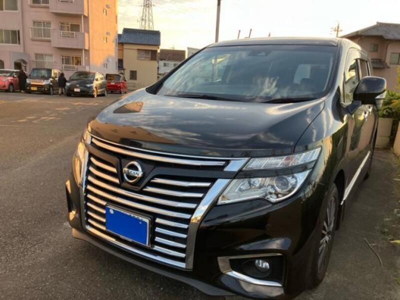 NISSAN ELGRAND