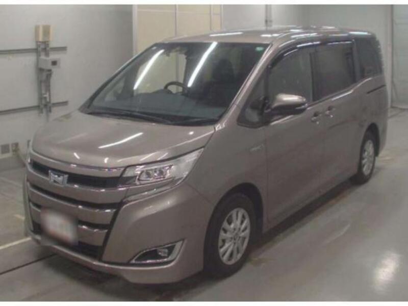 TOYOTA NOAH