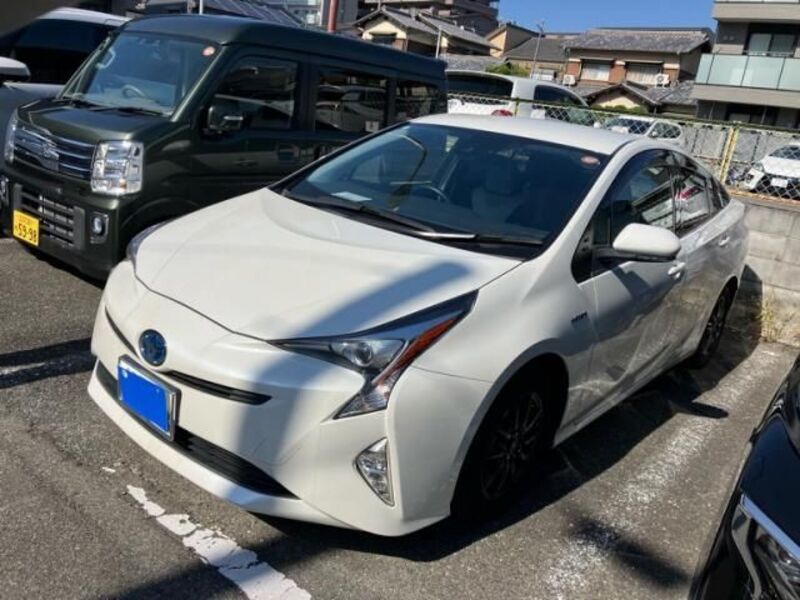 TOYOTA PRIUS