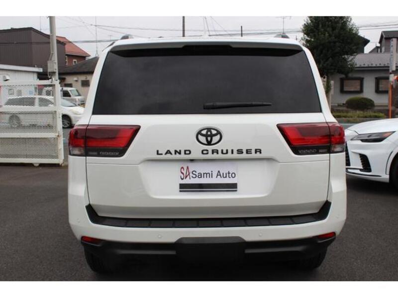 LAND CRUISER
