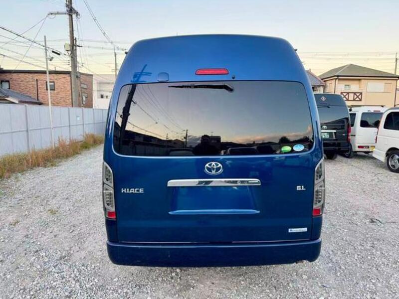 HIACE COMMUTER