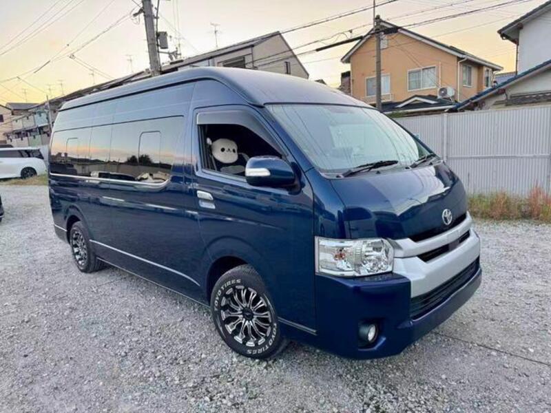 HIACE COMMUTER