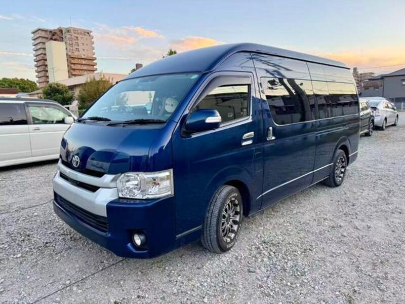 HIACE COMMUTER