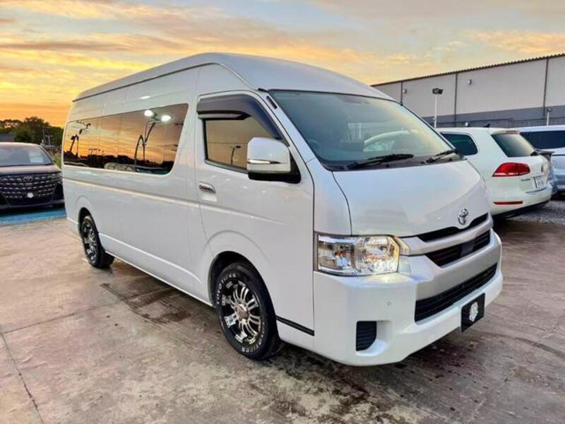 HIACE COMMUTER