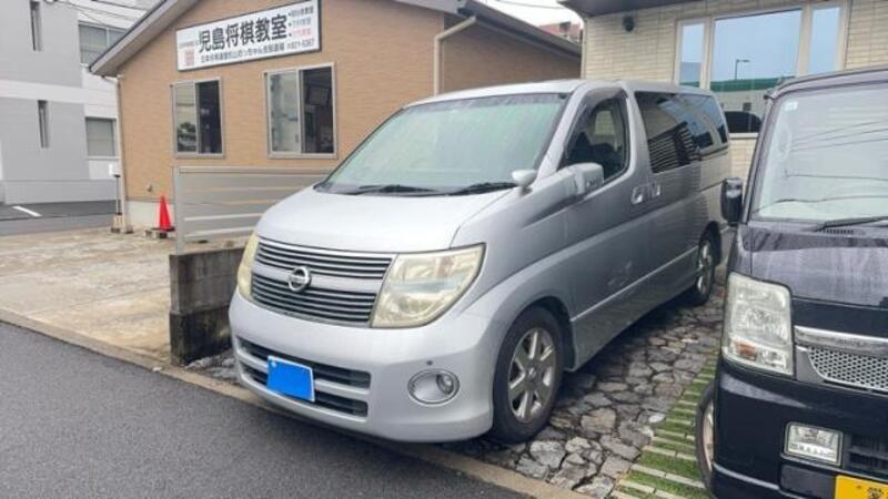 NISSAN ELGRAND