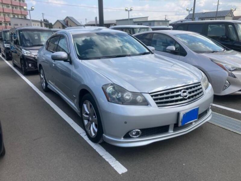 NISSAN FUGA