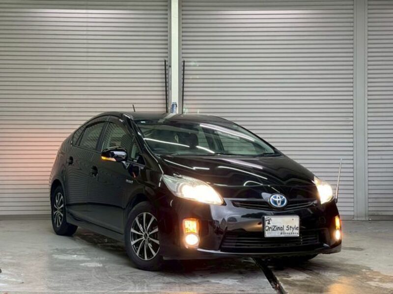 TOYOTA PRIUS